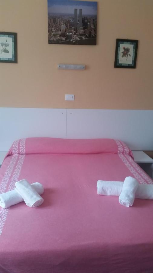 Hotel Manolita Rimini Buitenkant foto