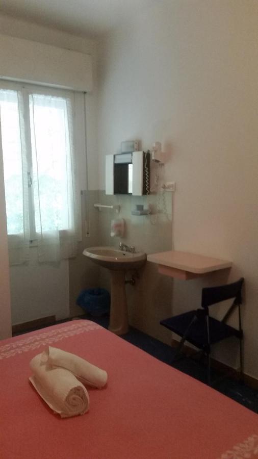 Hotel Manolita Rimini Buitenkant foto