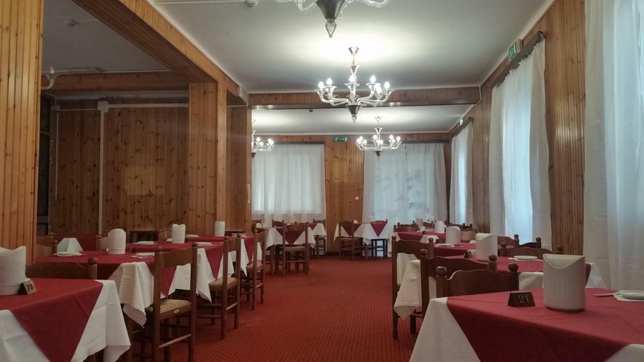 Hotel Manolita Rimini Buitenkant foto