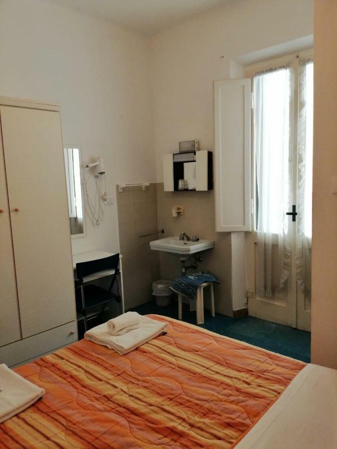 Hotel Manolita Rimini Buitenkant foto