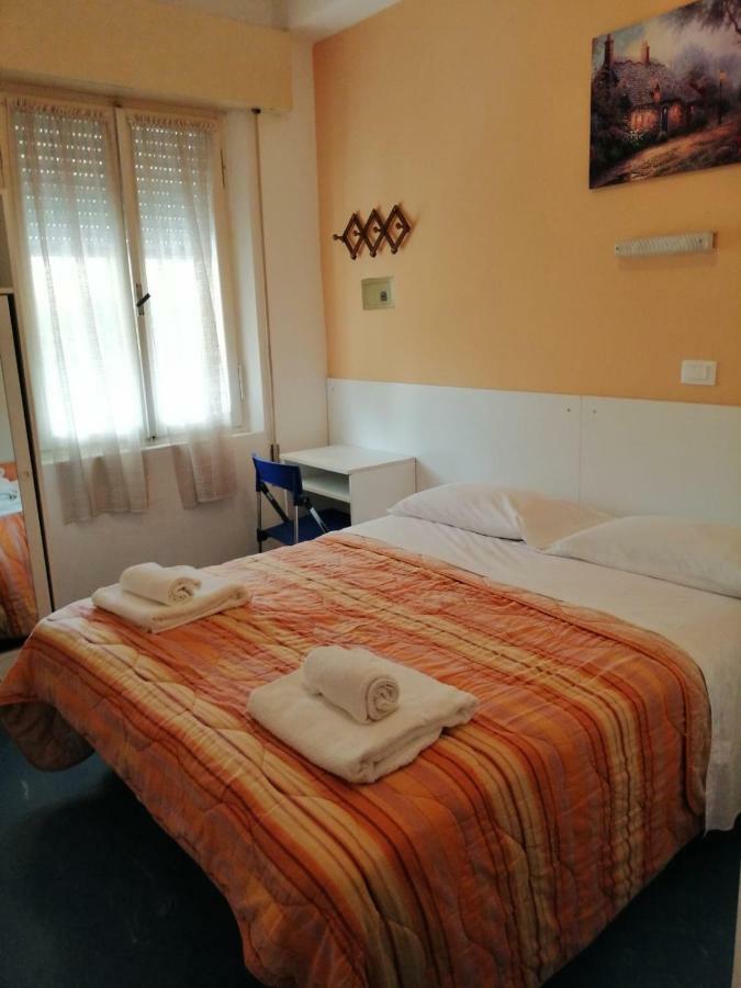 Hotel Manolita Rimini Buitenkant foto