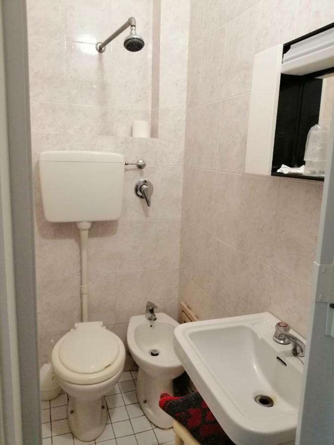 Hotel Manolita Rimini Buitenkant foto